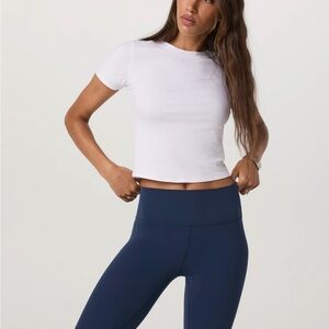 Vuori Pose Fitted Tee